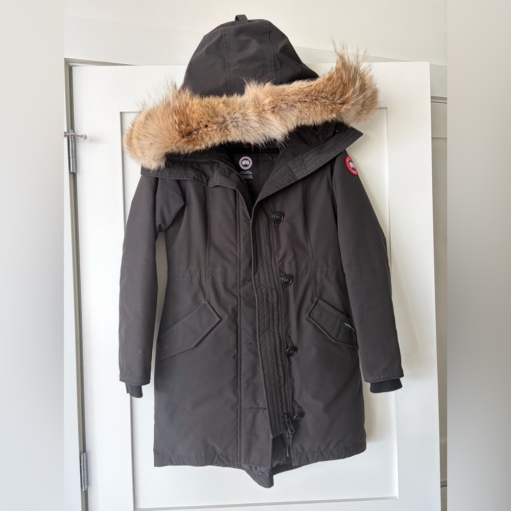 Canada Goose Rossclair Parka Heritage-Black Coat with Fur Trim Hood. Women’s